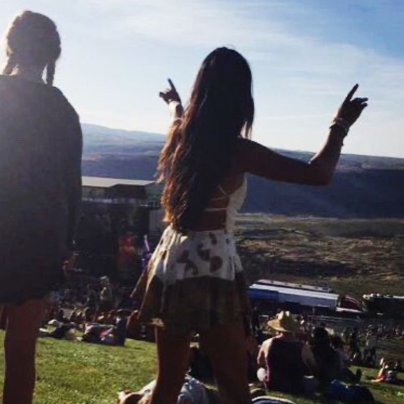 White lace cross tie romper - Picture 7 of 7